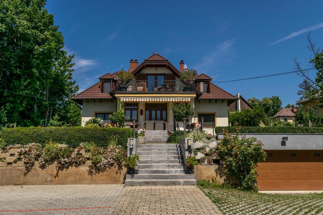Mikes Vendeghaz Hotel Balatonfüred Екстериор снимка